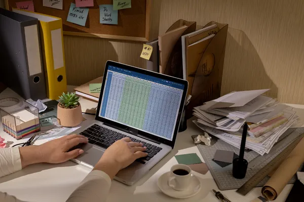 Dashboard vs reportes manuales: por qué tus decisiones llegan tarde